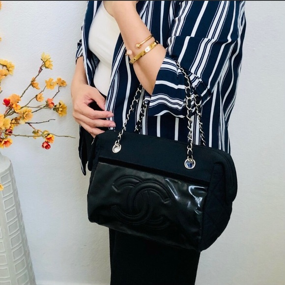 Rare Alert π¨ Vintage CHANEL Cambon Line Mini black nylon and patent leather - Picture 3 of 16